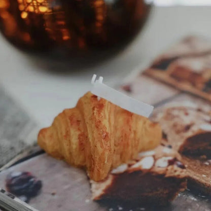 1Pcs Croissant Bread Scented Candle Decorative Aromatic Food Waffle Candle Milk Fragance for Coffe Shop Home Decoration